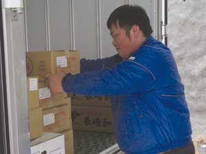 仕事中の飯星 宏大
