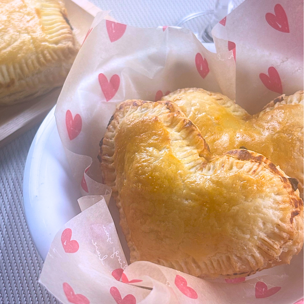 肉だんごを使ったハートのミートパイ包み