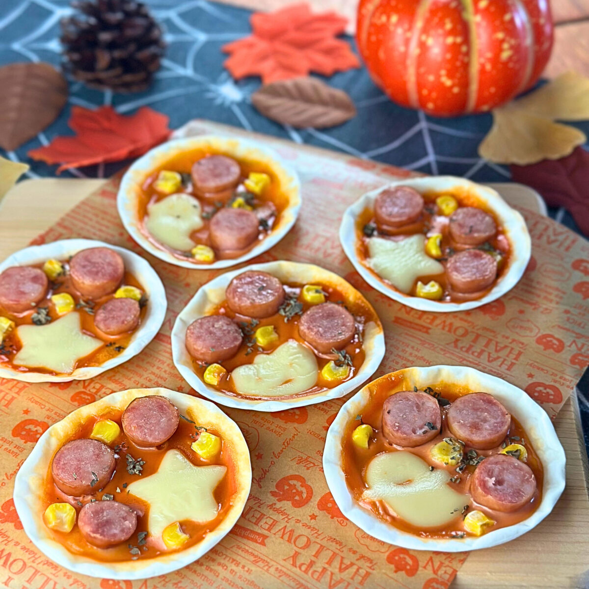 ポークウインナーのハロウィン餃子ピザ